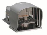 INTERRUPTEUR A PEDALE FERME AVEC DISPOSITIF DE VERROUILLAGE 1NO+1NF CORPS METAL