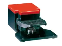 INTERRUPTEUR A PEDALE 1NO+1NF CORPS PLASTIQUE